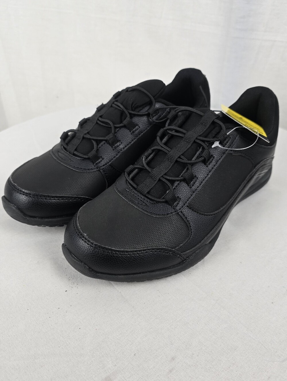NWT TredSafe All-Black Comfort Walking Slip Resistant Work Shoes Sz 7